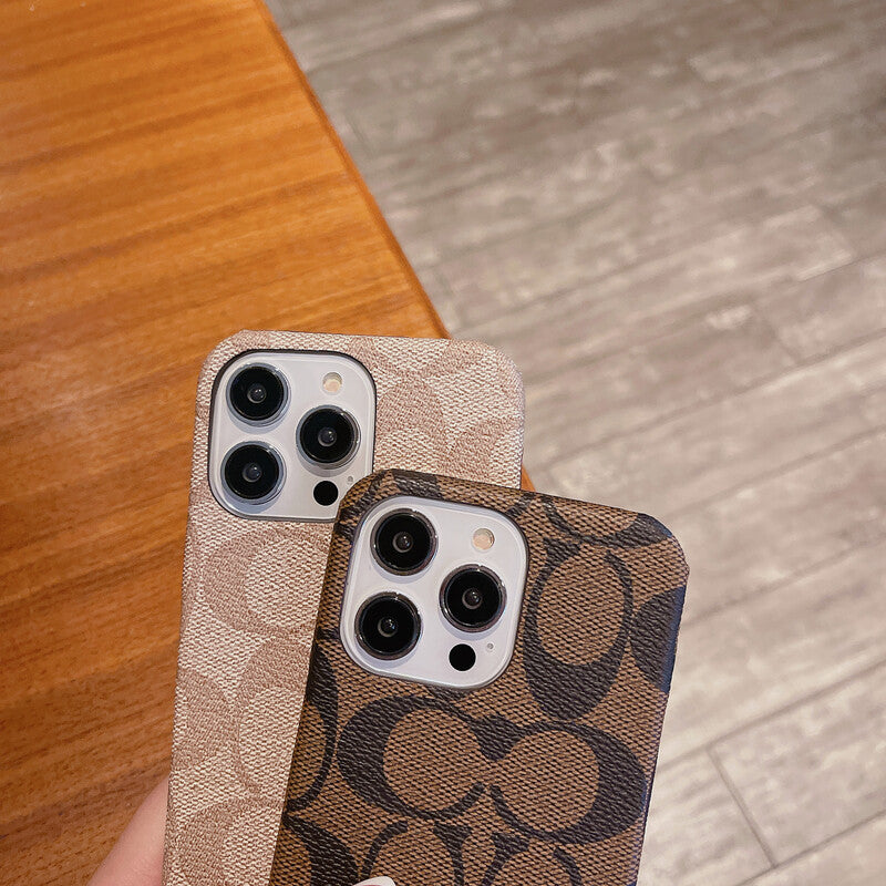 Cás iPhone Clasaiceach Donn -JDK241426