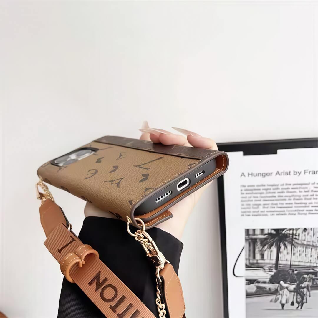 Crossbody-inspirerat iPhonefodral i läder med korthållare