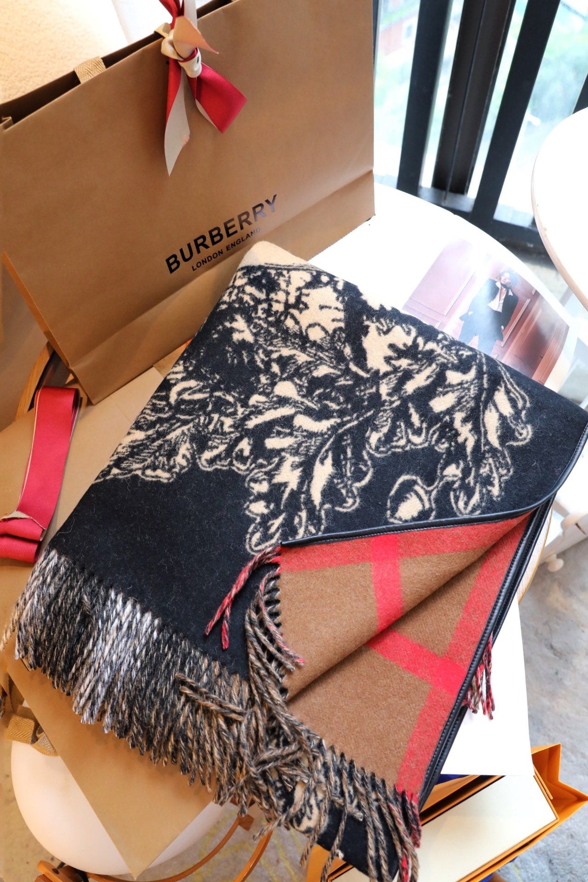 Burberry Newest Knight Horse Double-sided Jacquard Cape Shawl