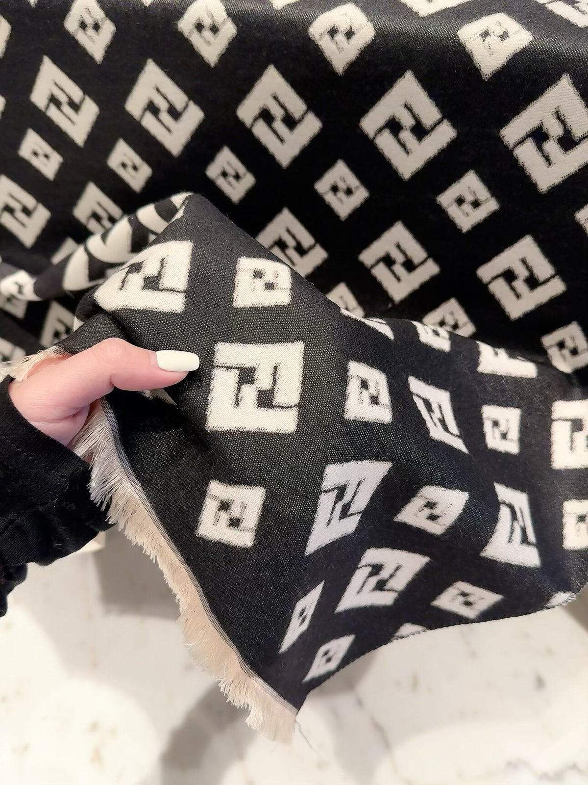 Fendi 2026 Neuer Double F Kaschmirschal mit Allover-Print