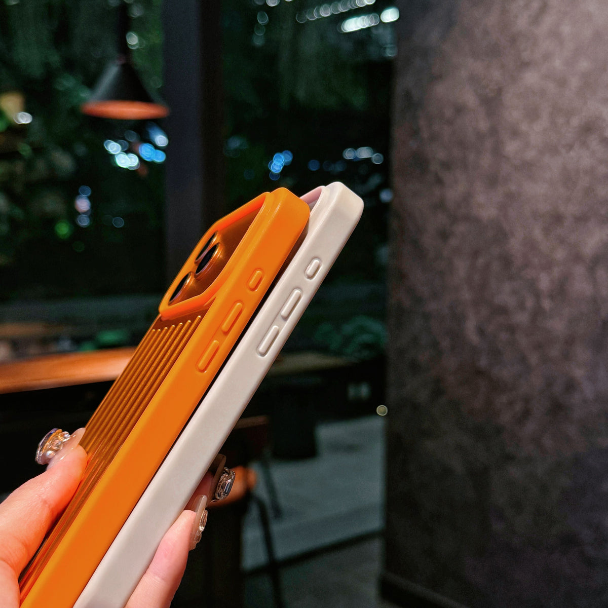 Armor miotalach iomaireach Cás iPhone - Cosaint Stylish Spreagtha ag Taisteal