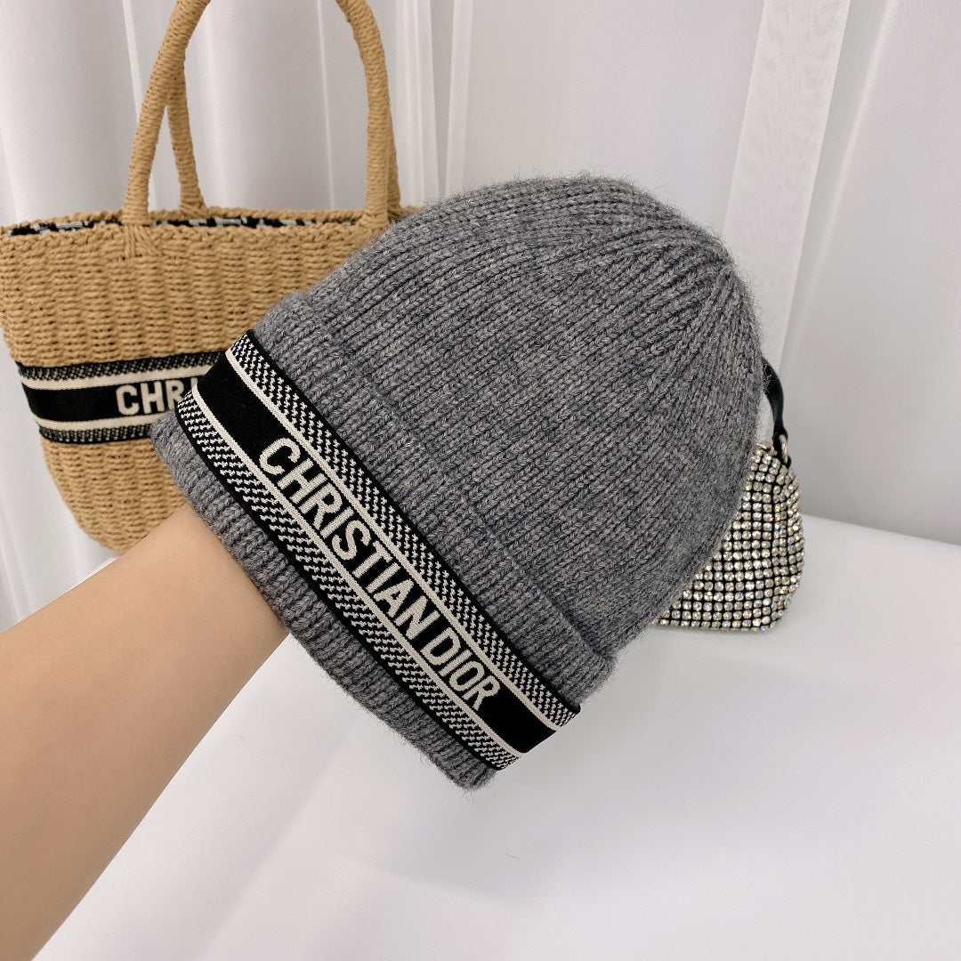 Berretto vintage obliquo in maglia di lana | Cappello invernale di design di lusso