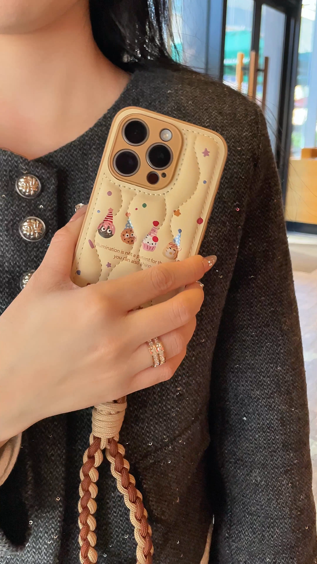 Aconchegante e leve: capa de iPhone chique inspirada em biscoitos para criadores de tendências