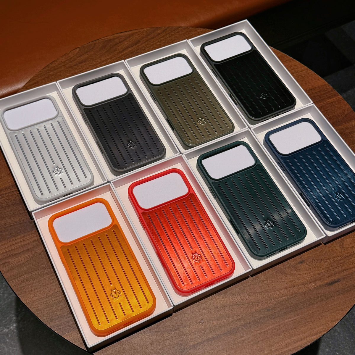 Armor miotalach iomaireach Cás iPhone - Cosaint Stylish Spreagtha ag Taisteal