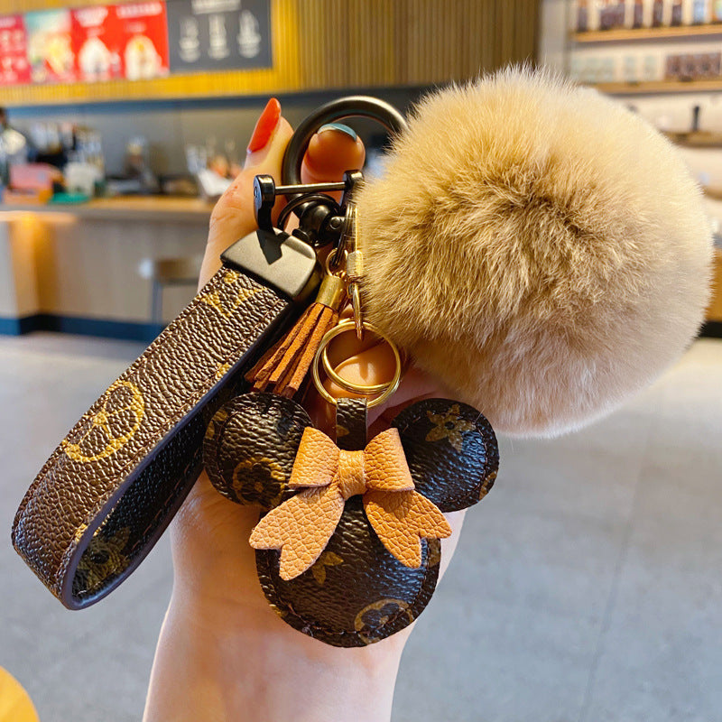 Luksus Mickey Nøglering – Kunstlæder & Pels Pom Charm