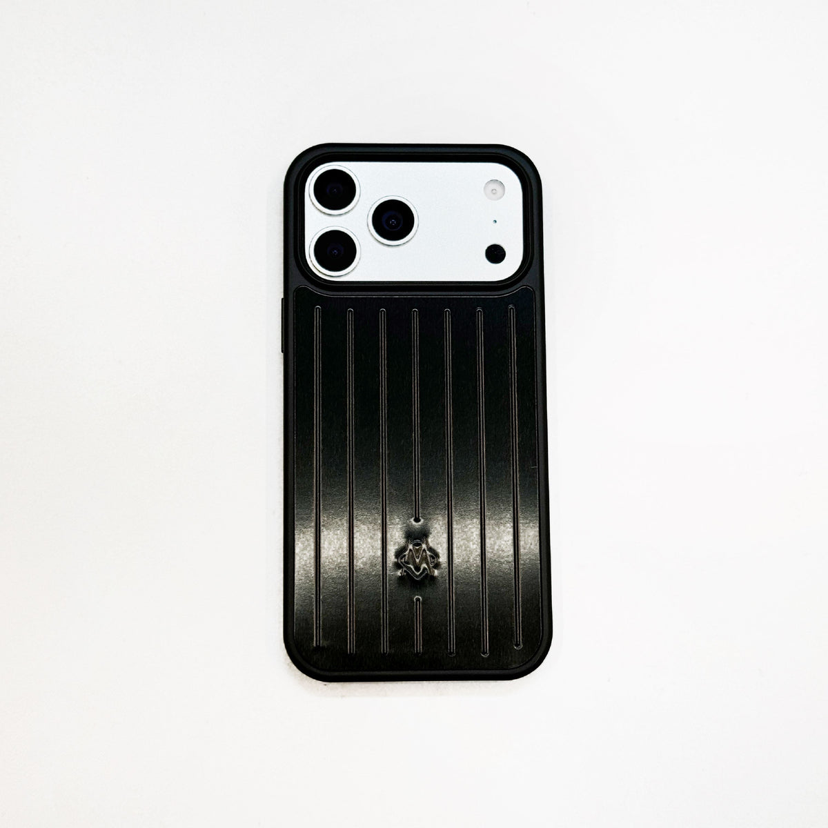 Armor miotalach iomaireach Cás iPhone - Cosaint Stylish Spreagtha ag Taisteal