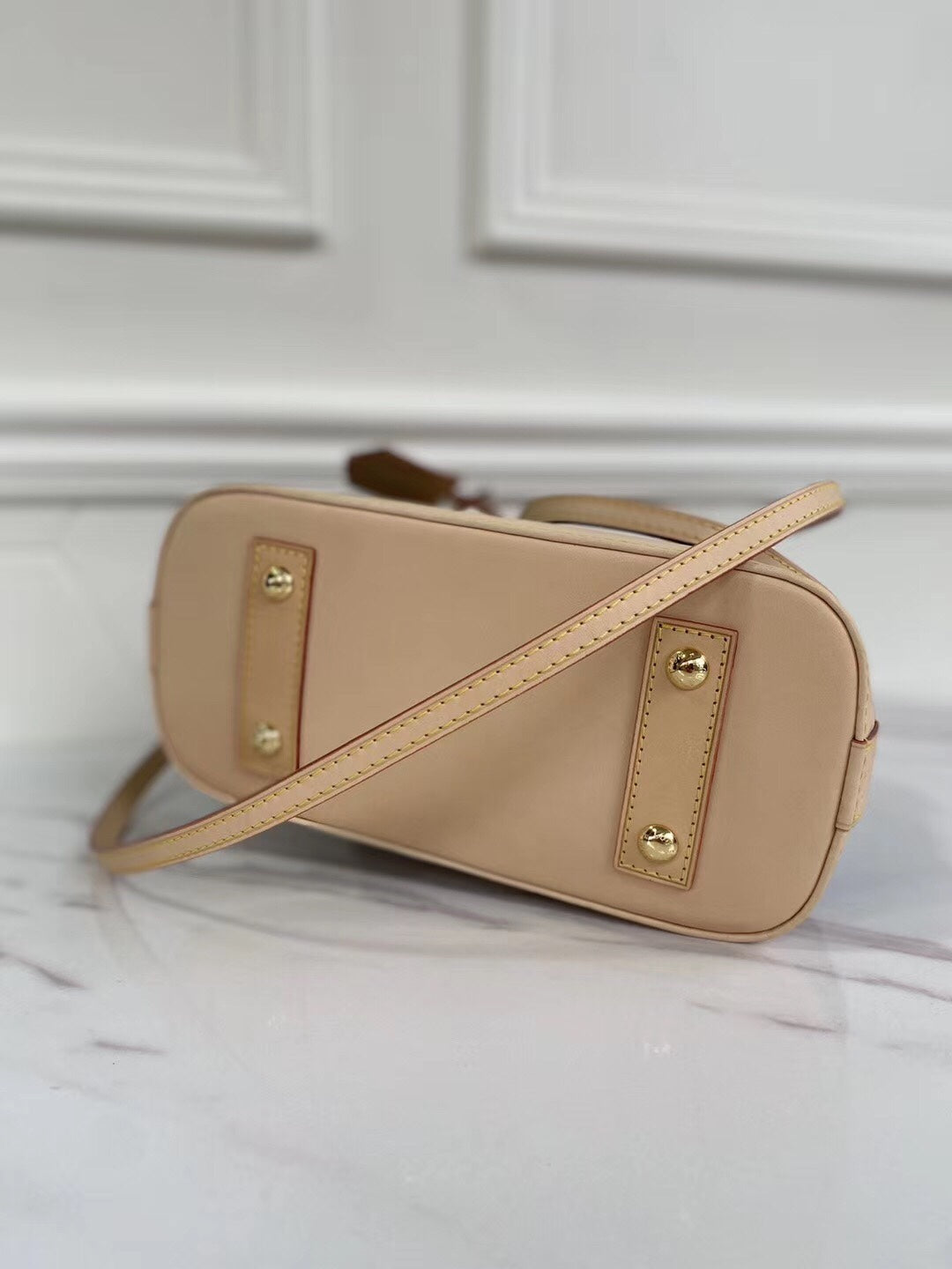 Elegant Top‑Handle Crossbody Bag