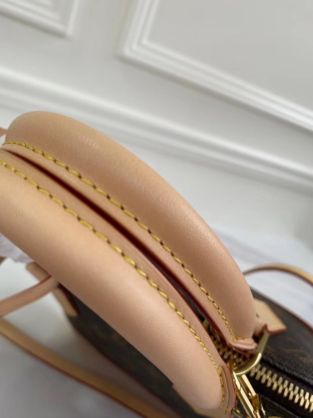 Elegant Top‑Handle Crossbody Bag