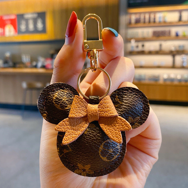 Luksus Mickey Nøglering – Kunstlæder & Pels Pom Charm