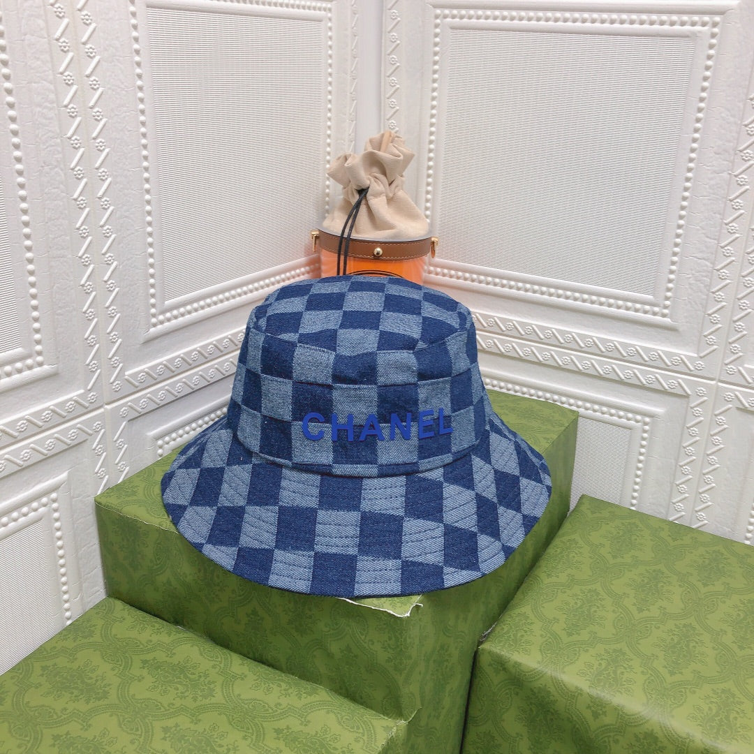 Cappello da pescatore trapuntato Chanel da donna & uomo