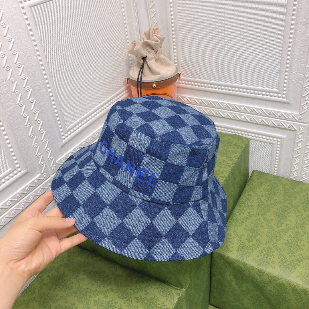 Cappello da pescatore trapuntato Chanel da donna & uomo