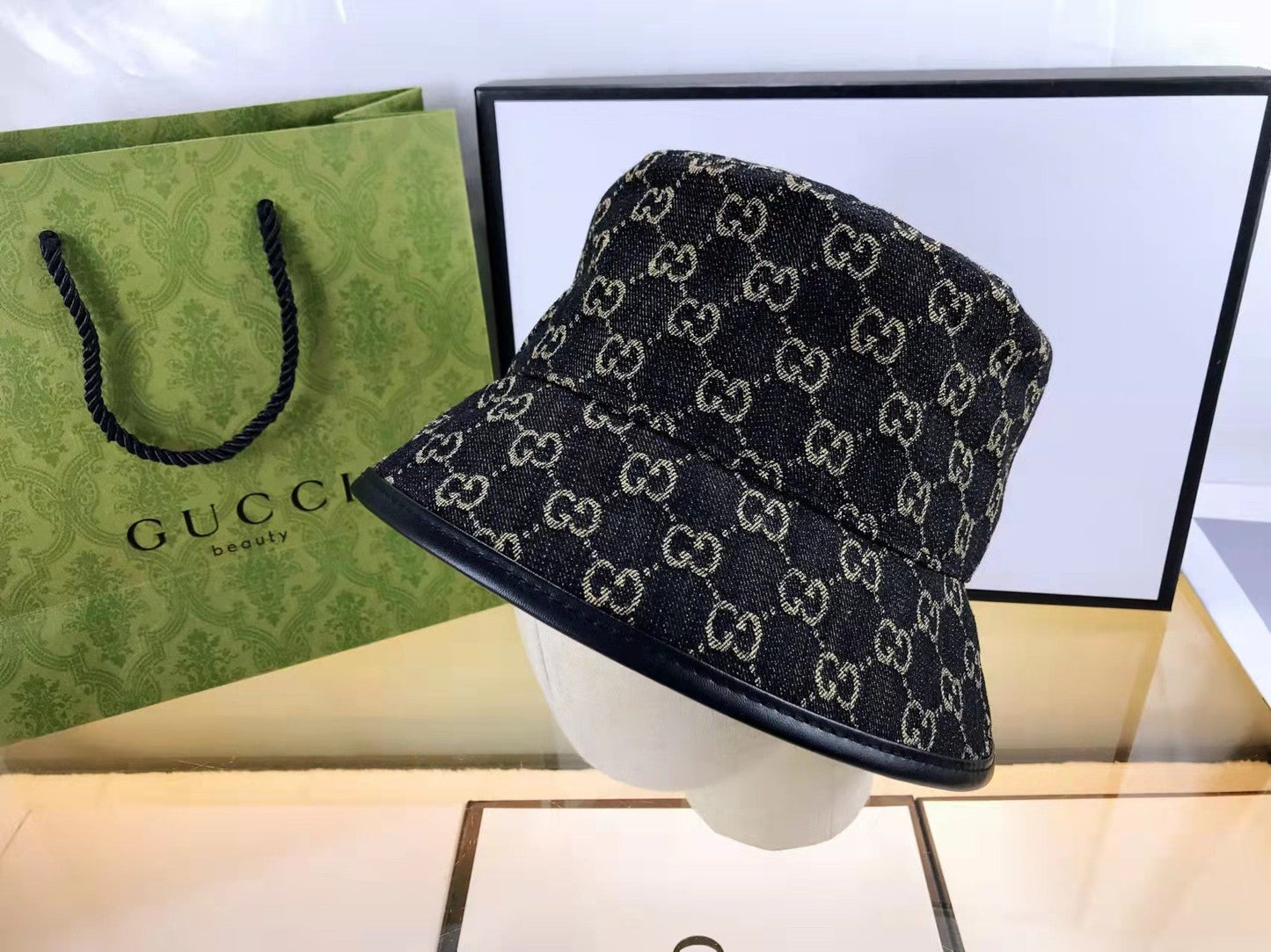 Classico cappello da pescatore in denim premium con monogramma GG da uomo & Donna