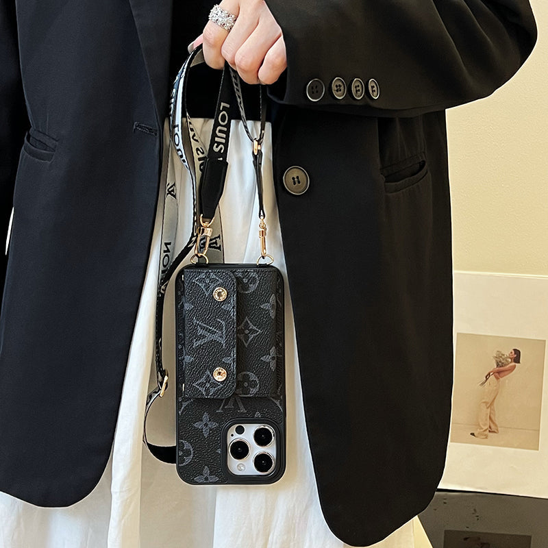 Coque et skin iPhone de luxe avec chaîne de sac à cartes noire