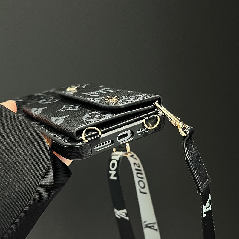 Coque et skin iPhone de luxe avec chaîne de sac à cartes noire