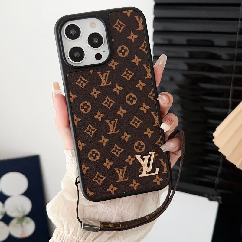 Ylellinen klassinen ruskea käsiketjullinen iPhone-kotelo