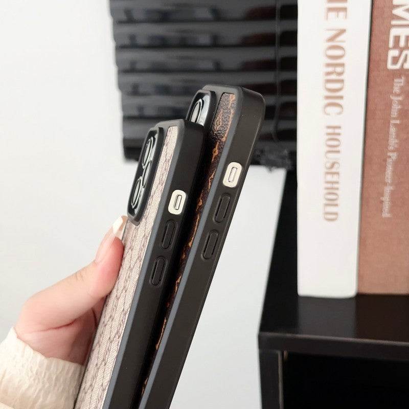 Ylellinen klassinen ruskea käsiketjullinen iPhone-kotelo