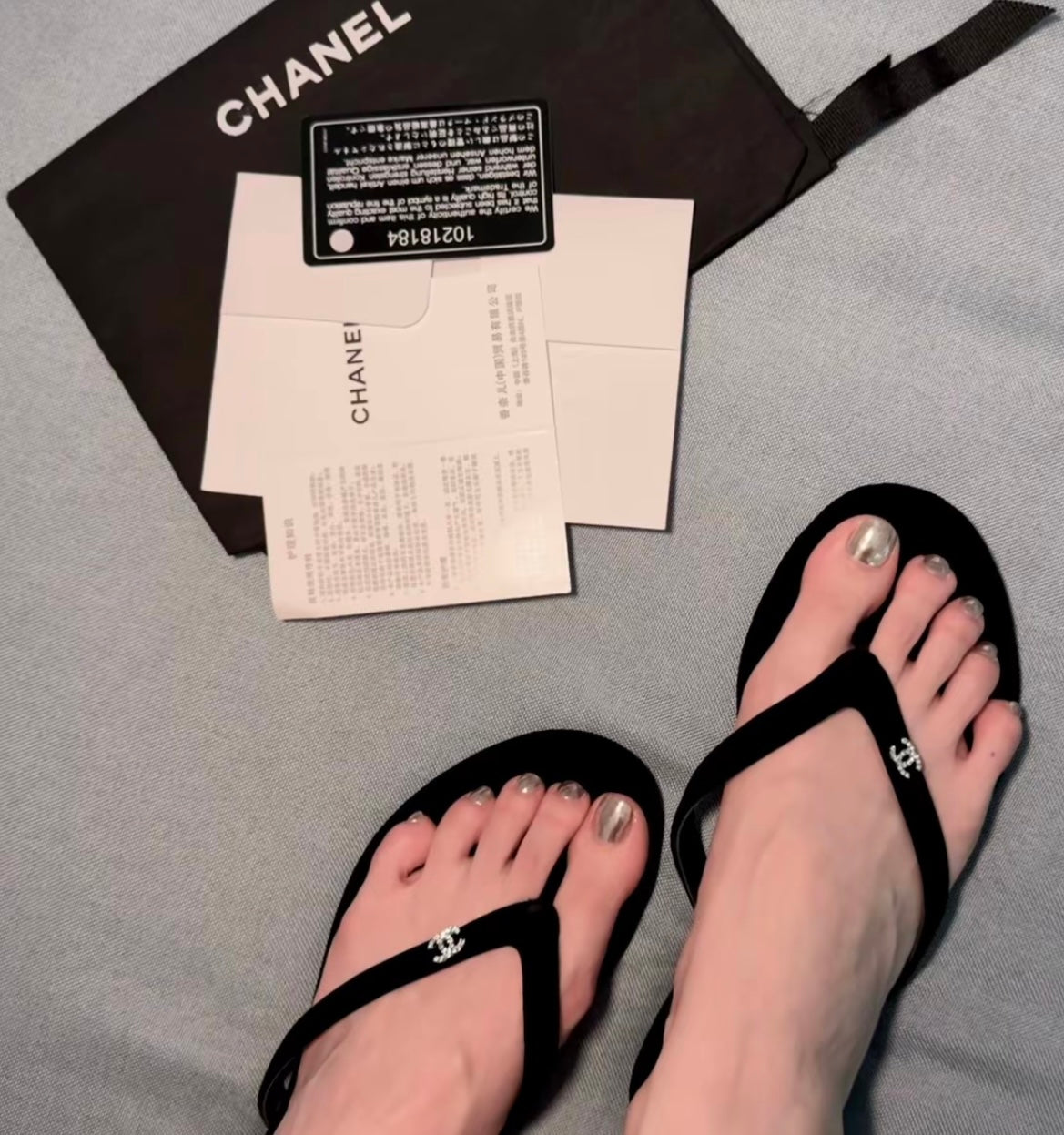 👡 Chic & Comfy Flat Flip Flops