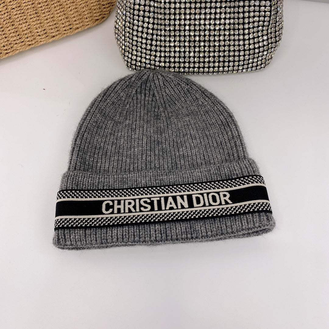 Berretto vintage obliquo in maglia di lana | Cappello invernale di design di lusso
