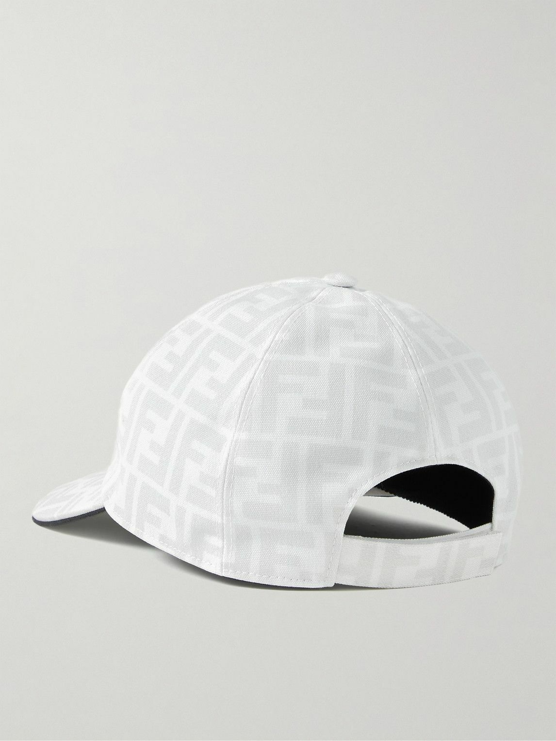 Baseballová čepice se vzorem monogramu