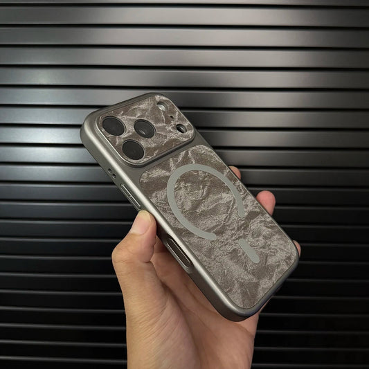 Snow Texture 마감의 고급 가죽 MagSafe 호환 iPhone 케이스