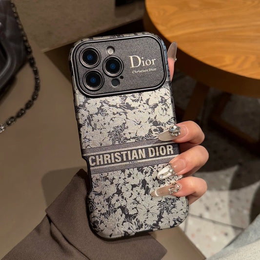 シックな花柄の iPhone ケース — エレガントなデザインによるプレミアムな保護